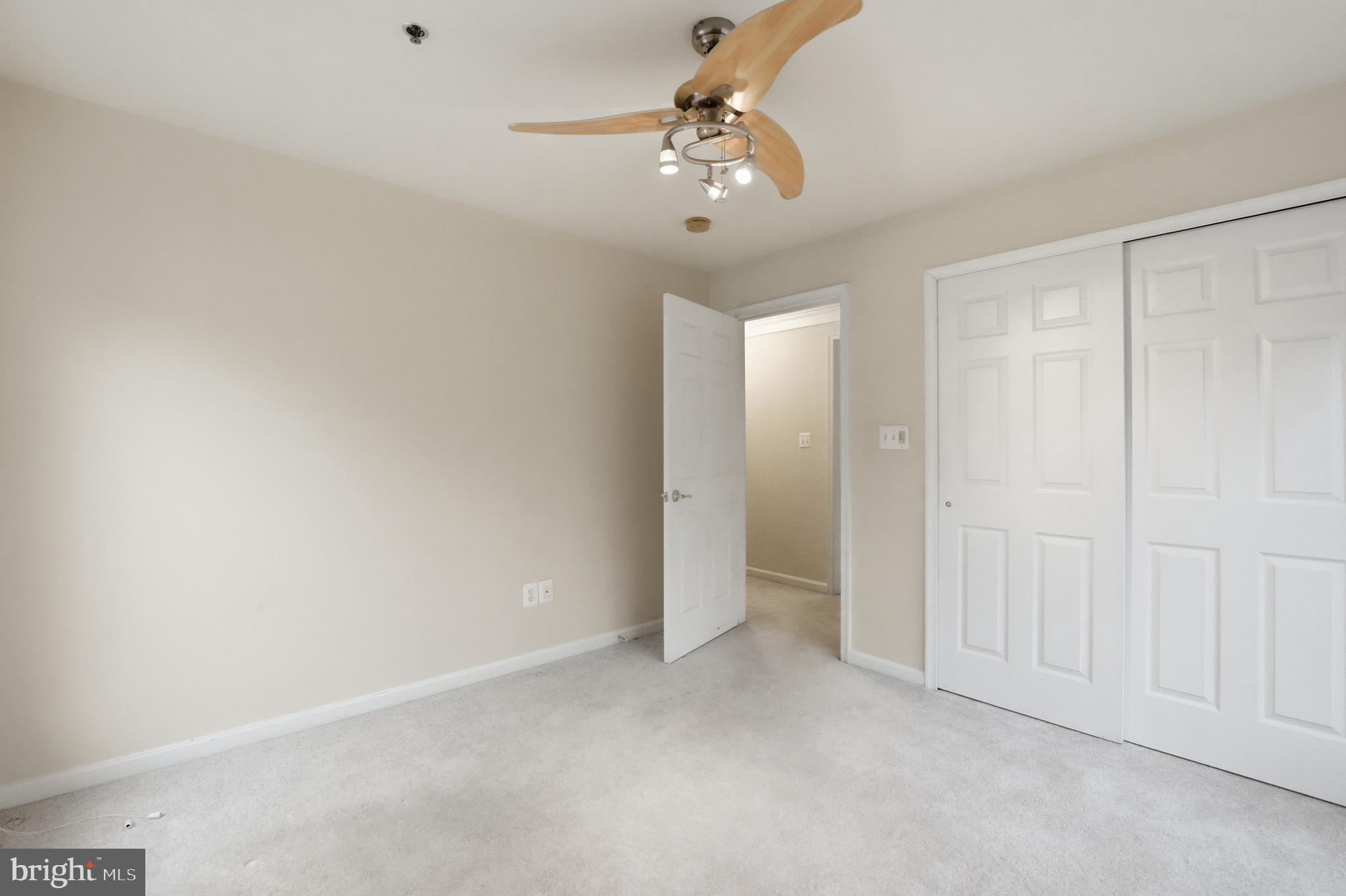 GROVETON WOODS - Residential