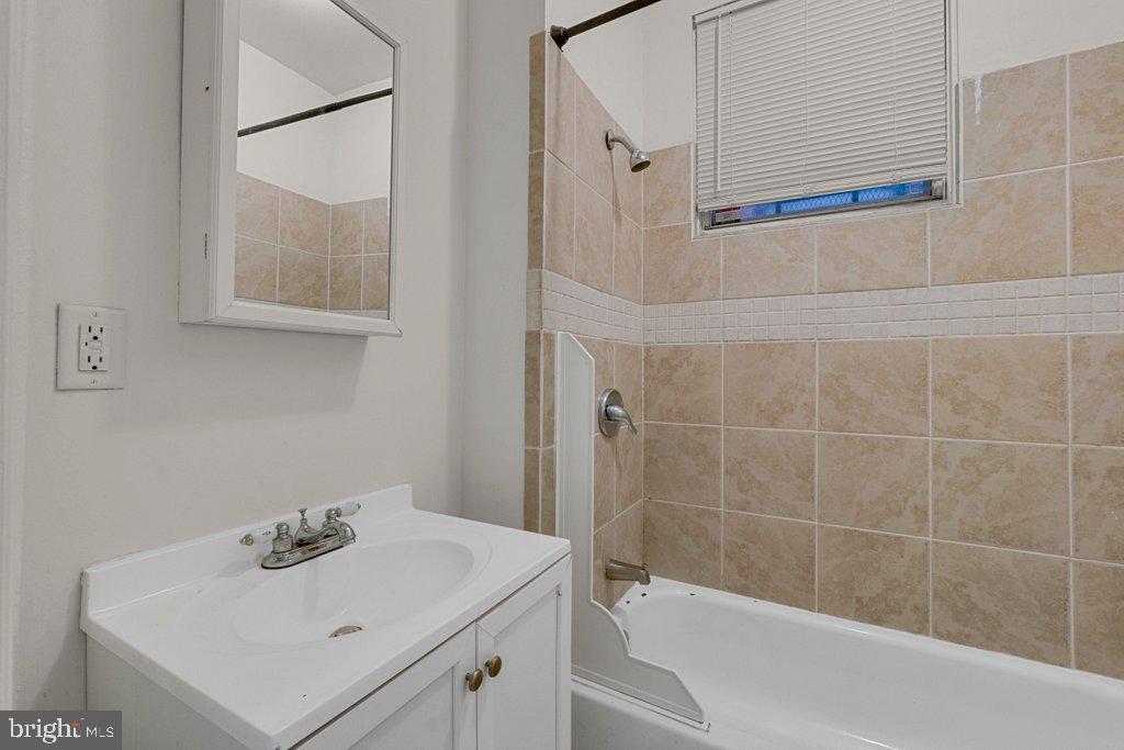 CHARLES VILLAGE - Residential