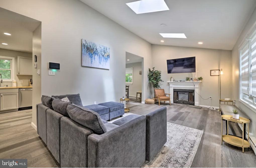 327 COUNTRY PLACE DRIVE