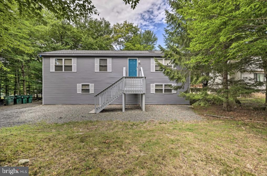 327 COUNTRY PLACE DRIVE
