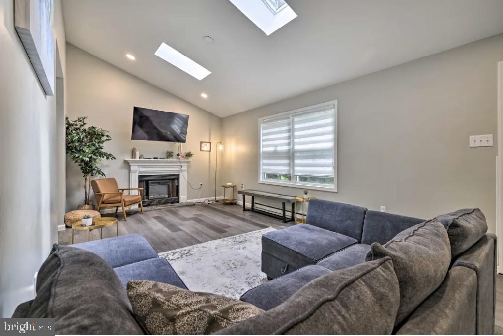 327 COUNTRY PLACE DRIVE