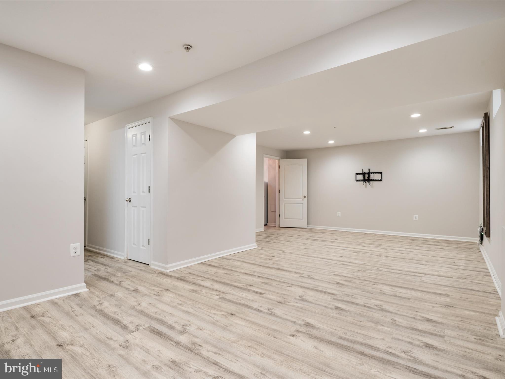 OXON RUN HILLS - Residential