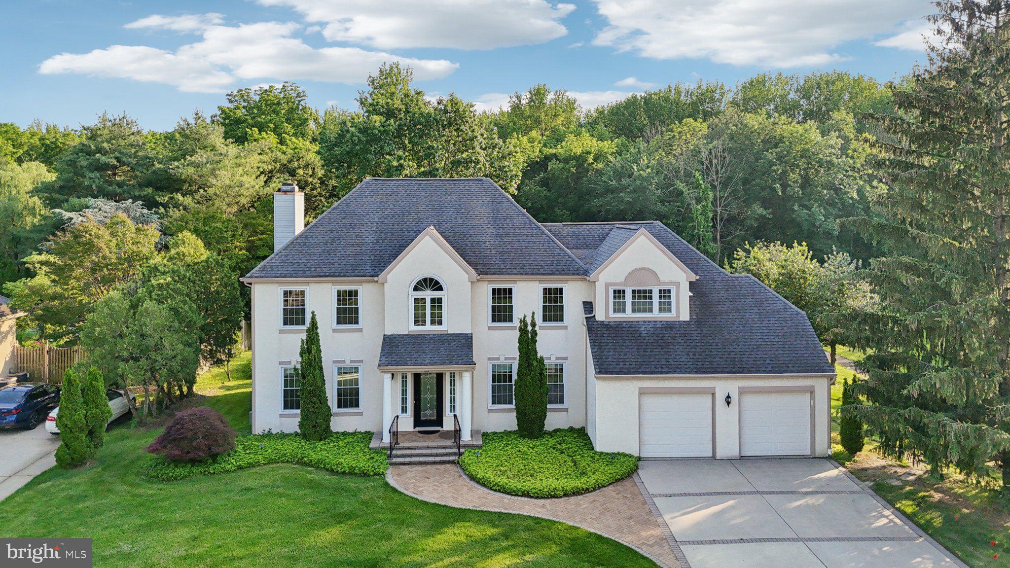 15 HORSESHOE DRIVE