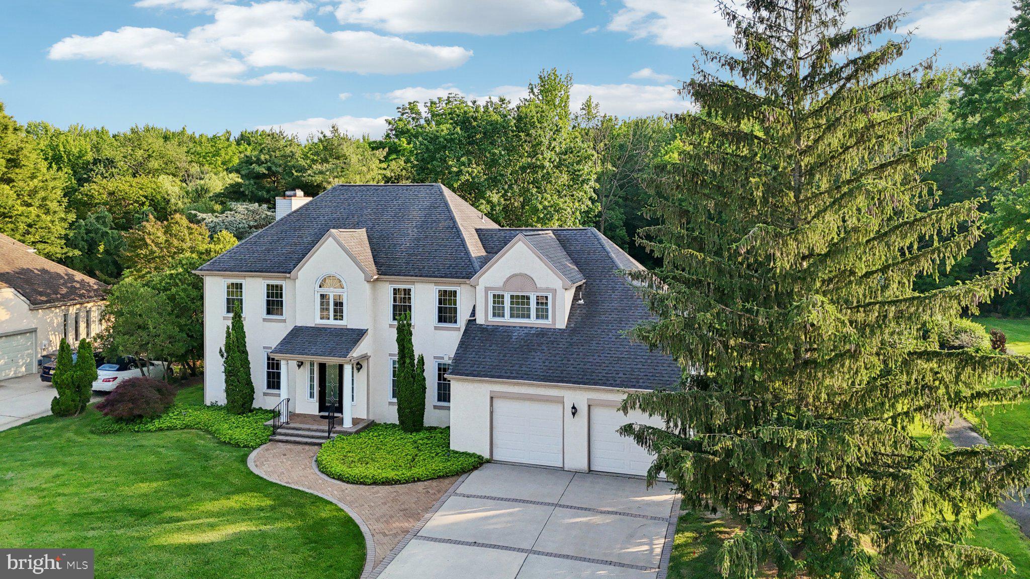 15 HORSESHOE DRIVE