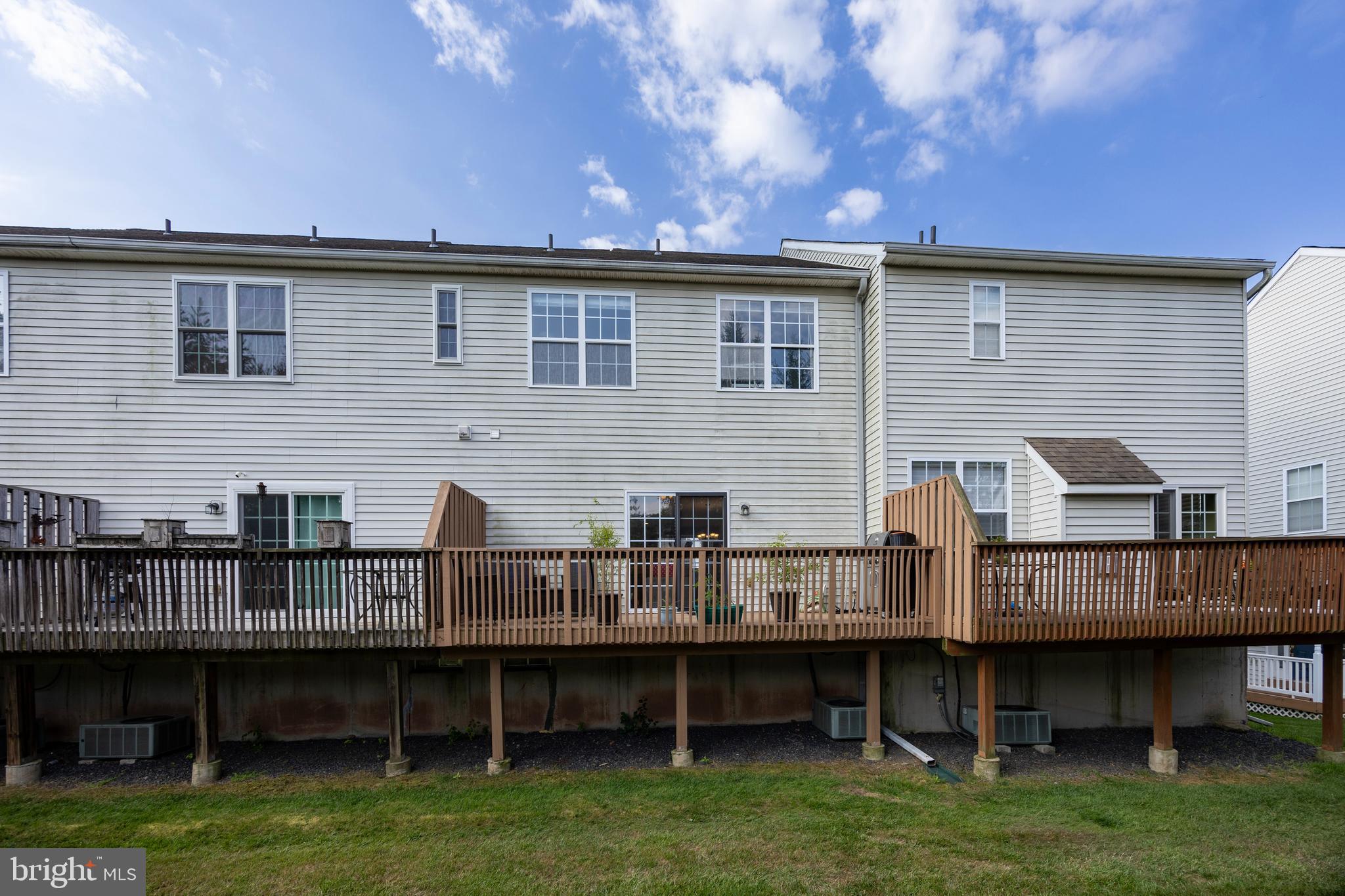 FRENCH CREEK TOWNH - Residential