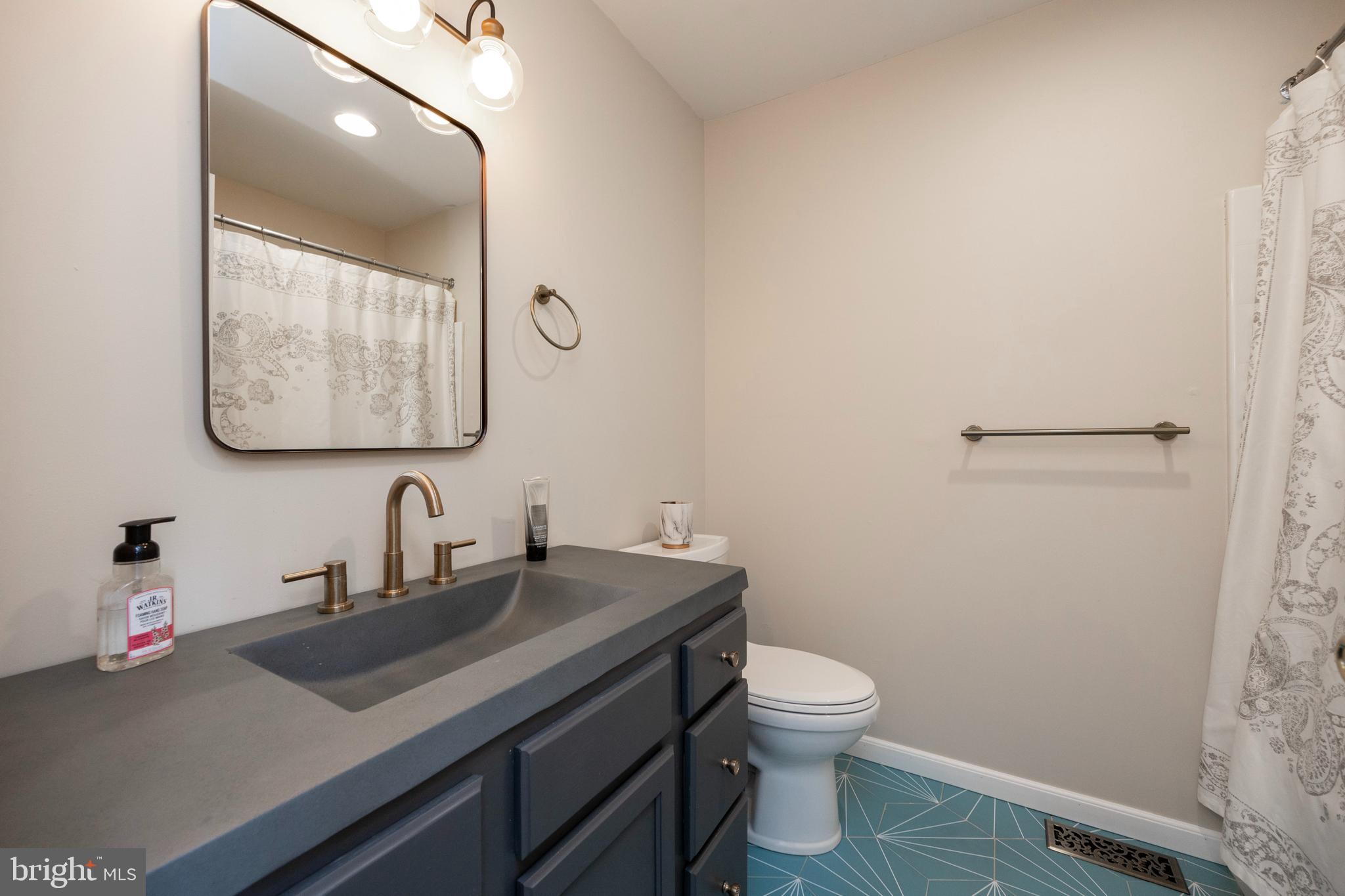 FRENCH CREEK TOWNH - Residential