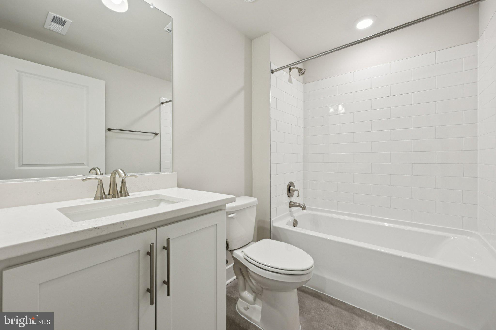 WILLOW RUN - Residential