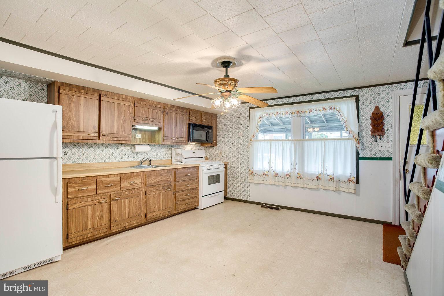 EASTWOOD HEIGHTS - Residential