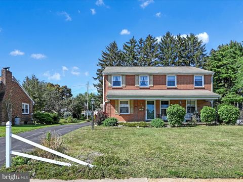 Photo of 37 Spring Garden Street, ELIZABETHTOWN, PA 17022 (MLS # PALA2075576)