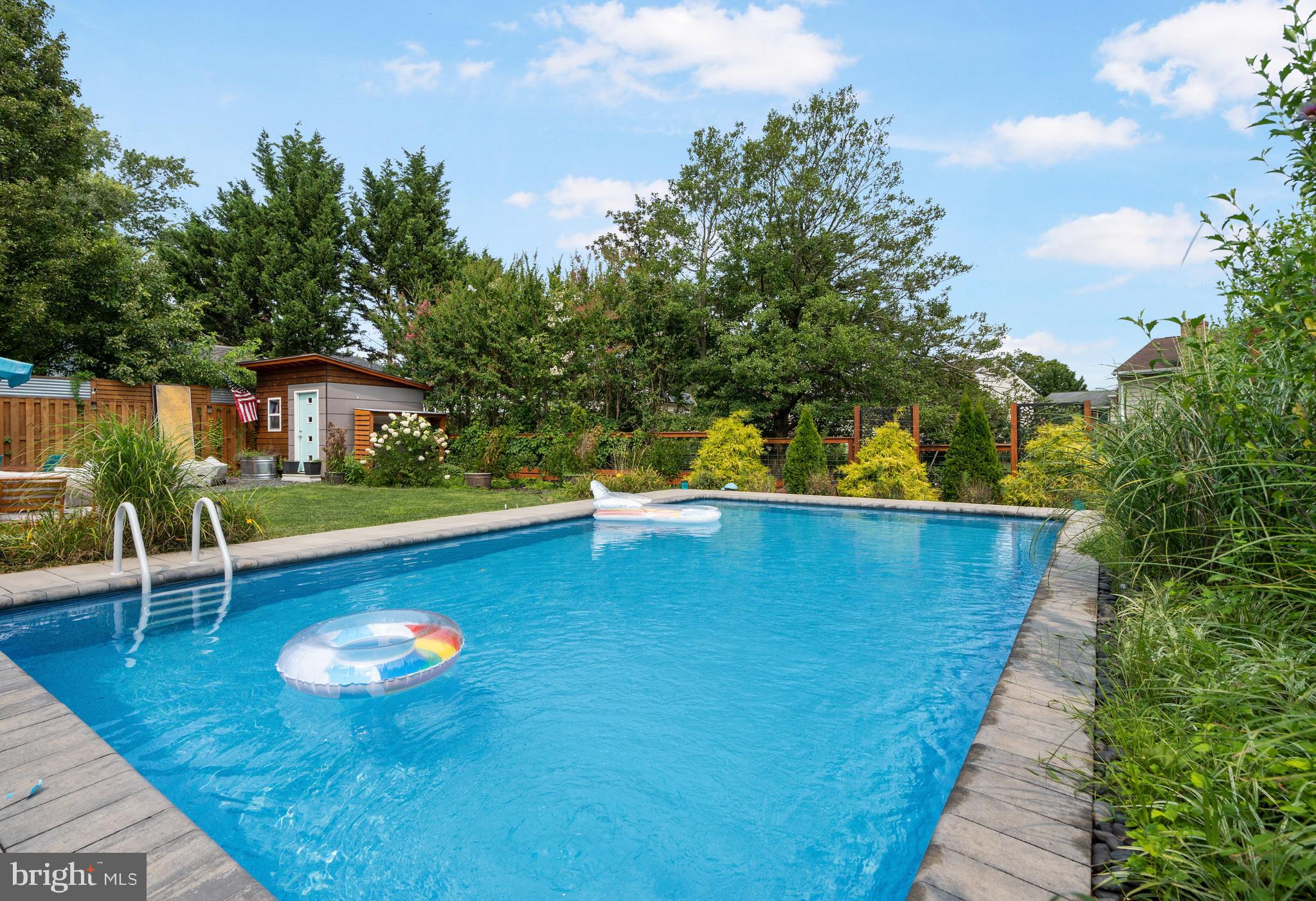 SILVERGATE VILLAGE - Residential