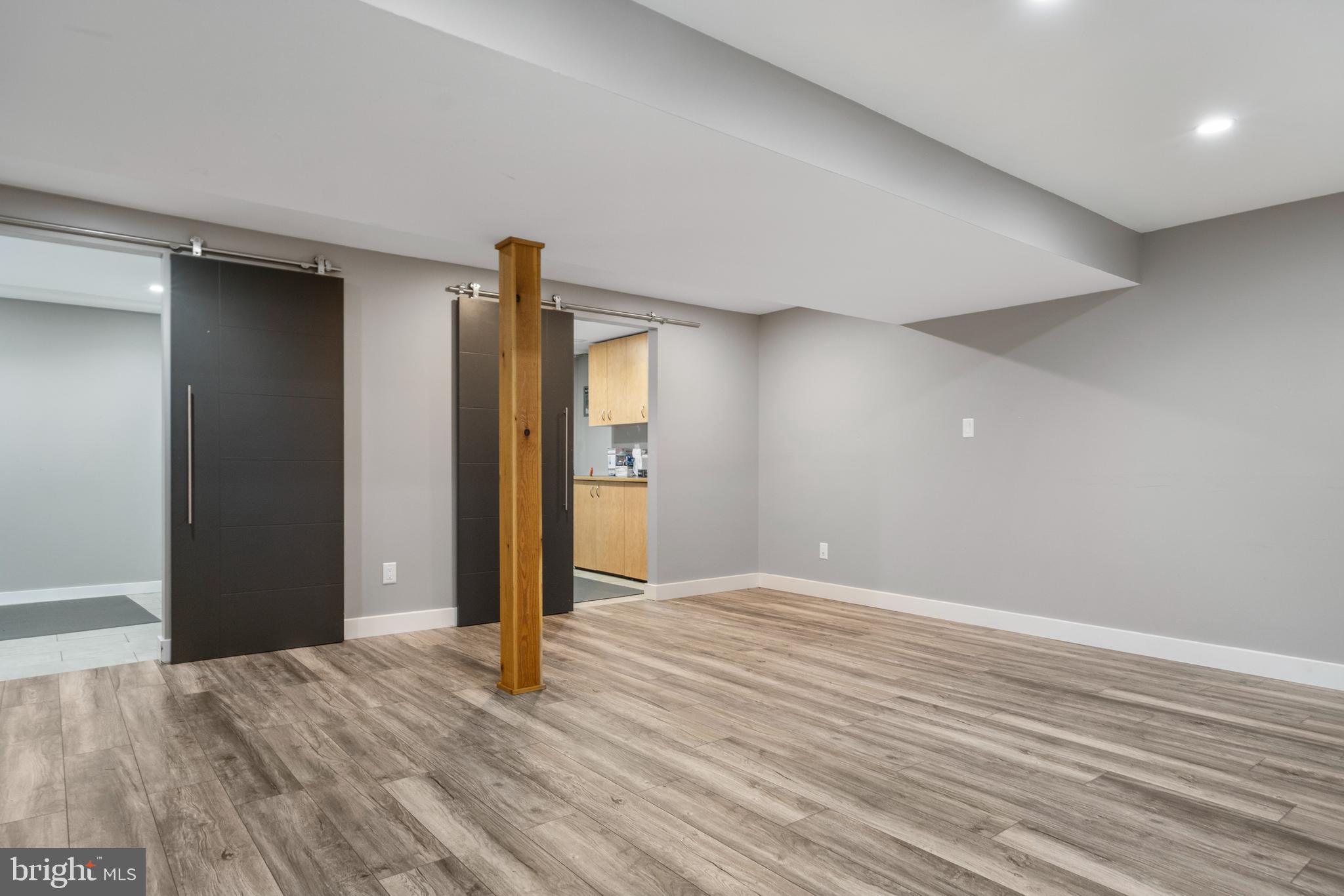 SILVERGATE VILLAGE - Residential