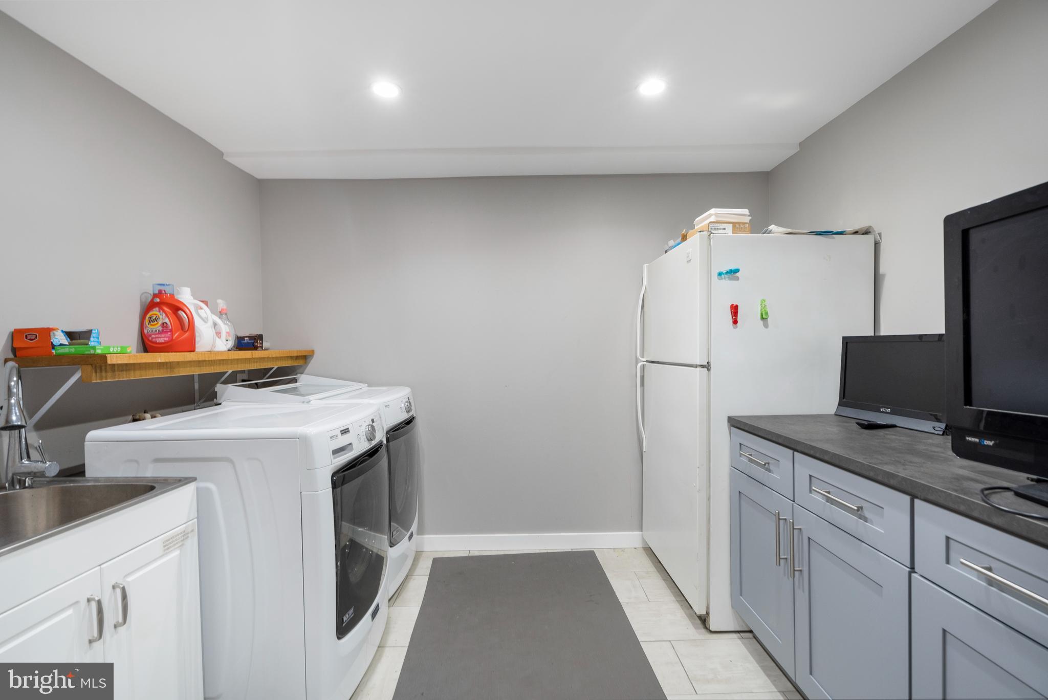 SILVERGATE VILLAGE - Residential