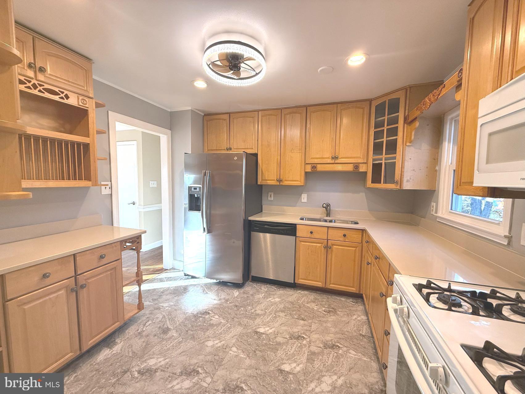 DALE CITY - Residential Lease