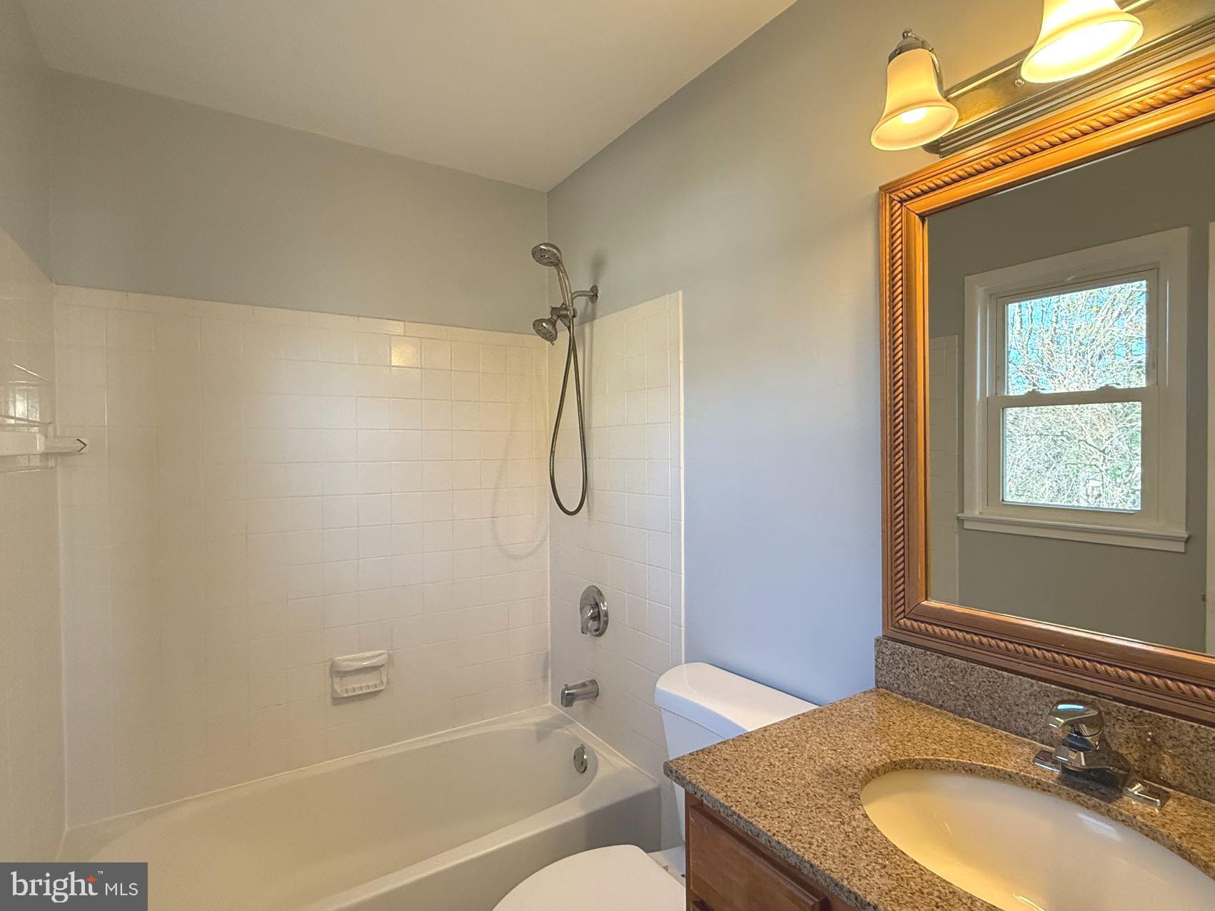 DALE CITY - Residential Lease