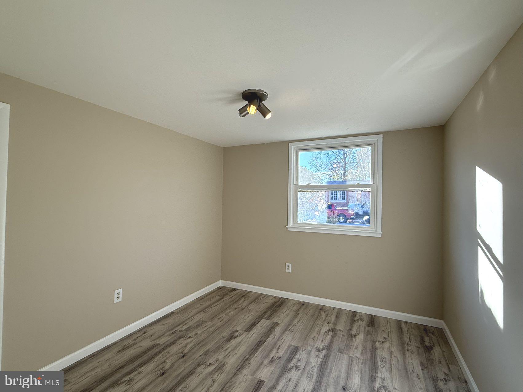 DALE CITY - Residential Lease