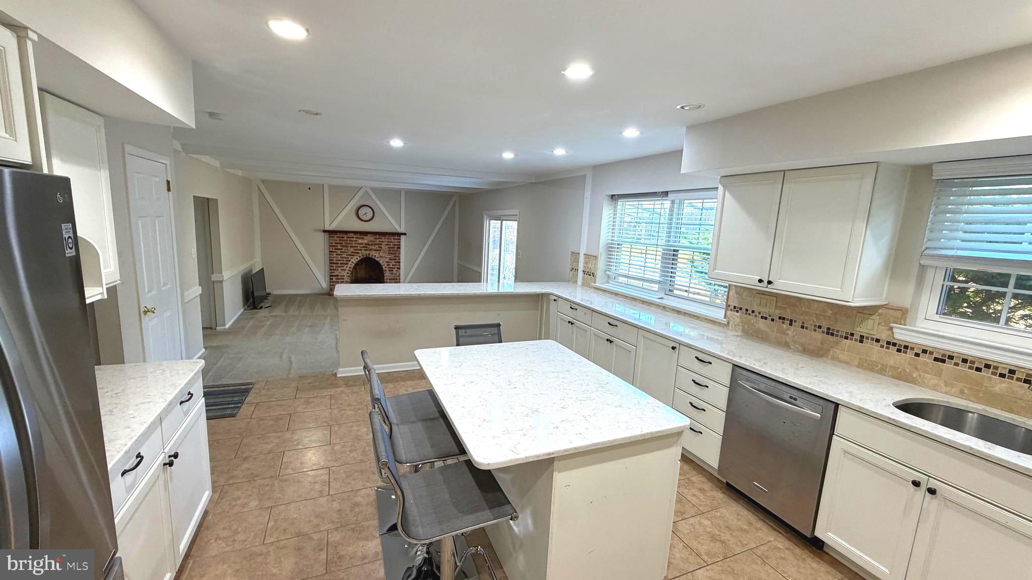 THE HILLS OF BRYN - Residential Lease