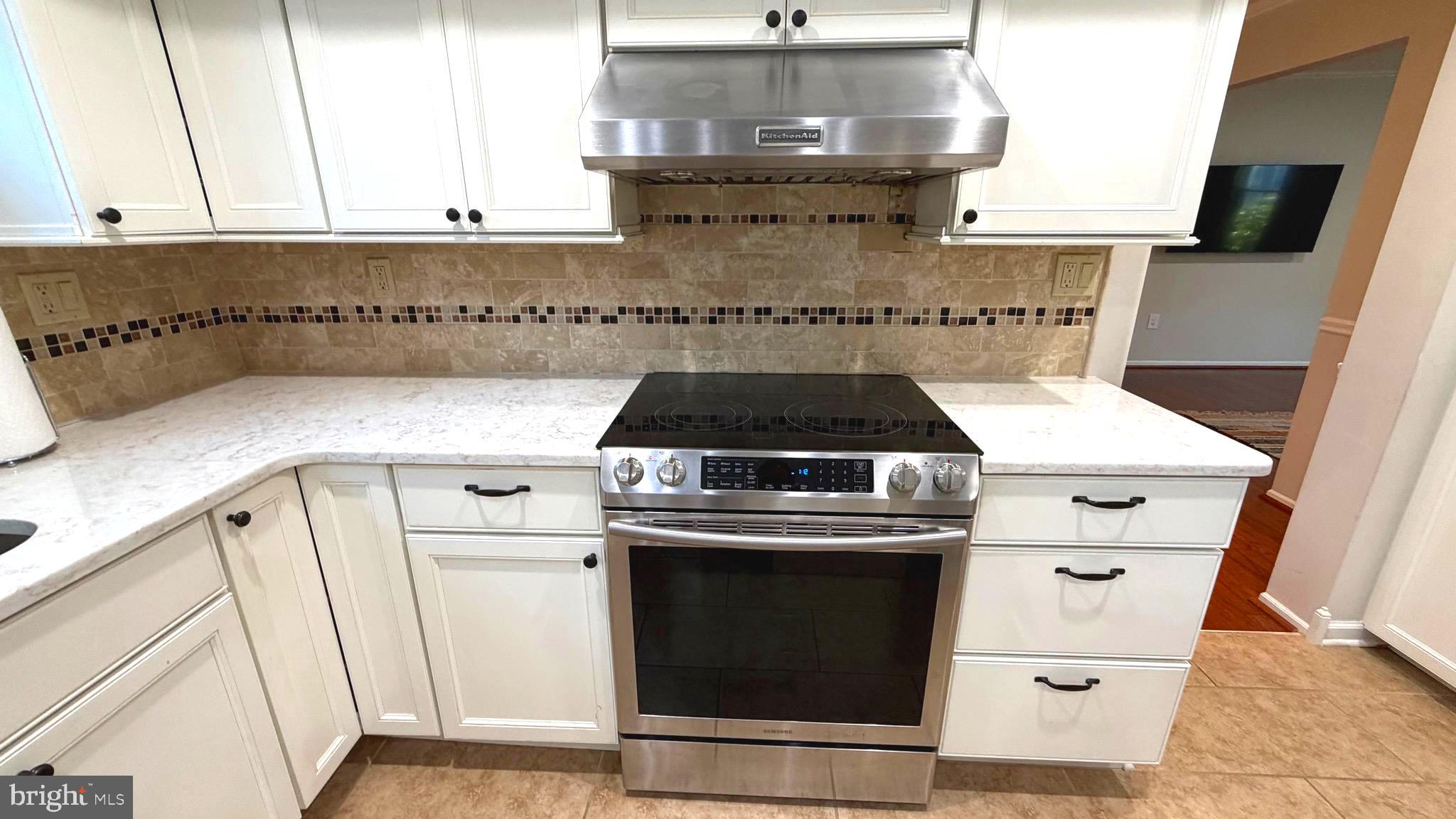 THE HILLS OF BRYN - Residential Lease