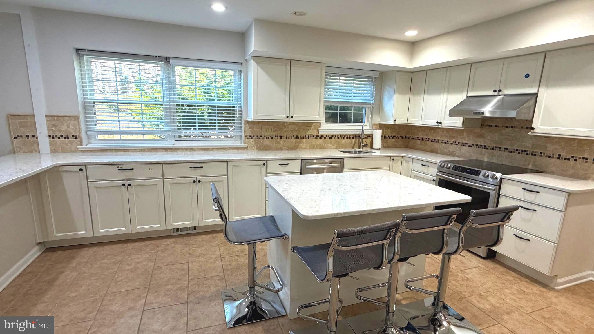 THE HILLS OF BRYN - Residential Lease