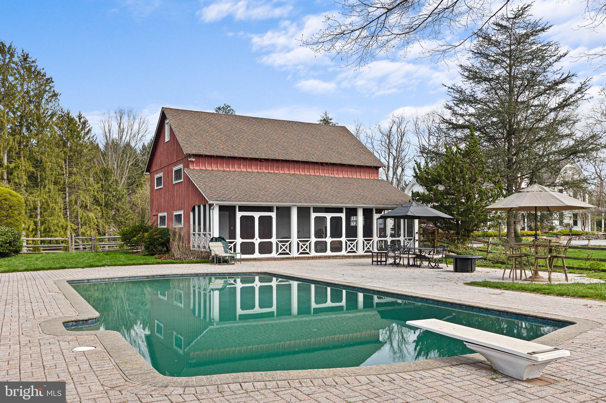 HICKORY HILL - Residential