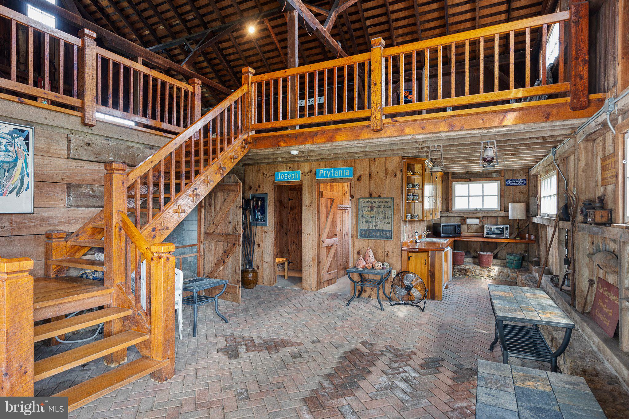 HICKORY HILL - Residential