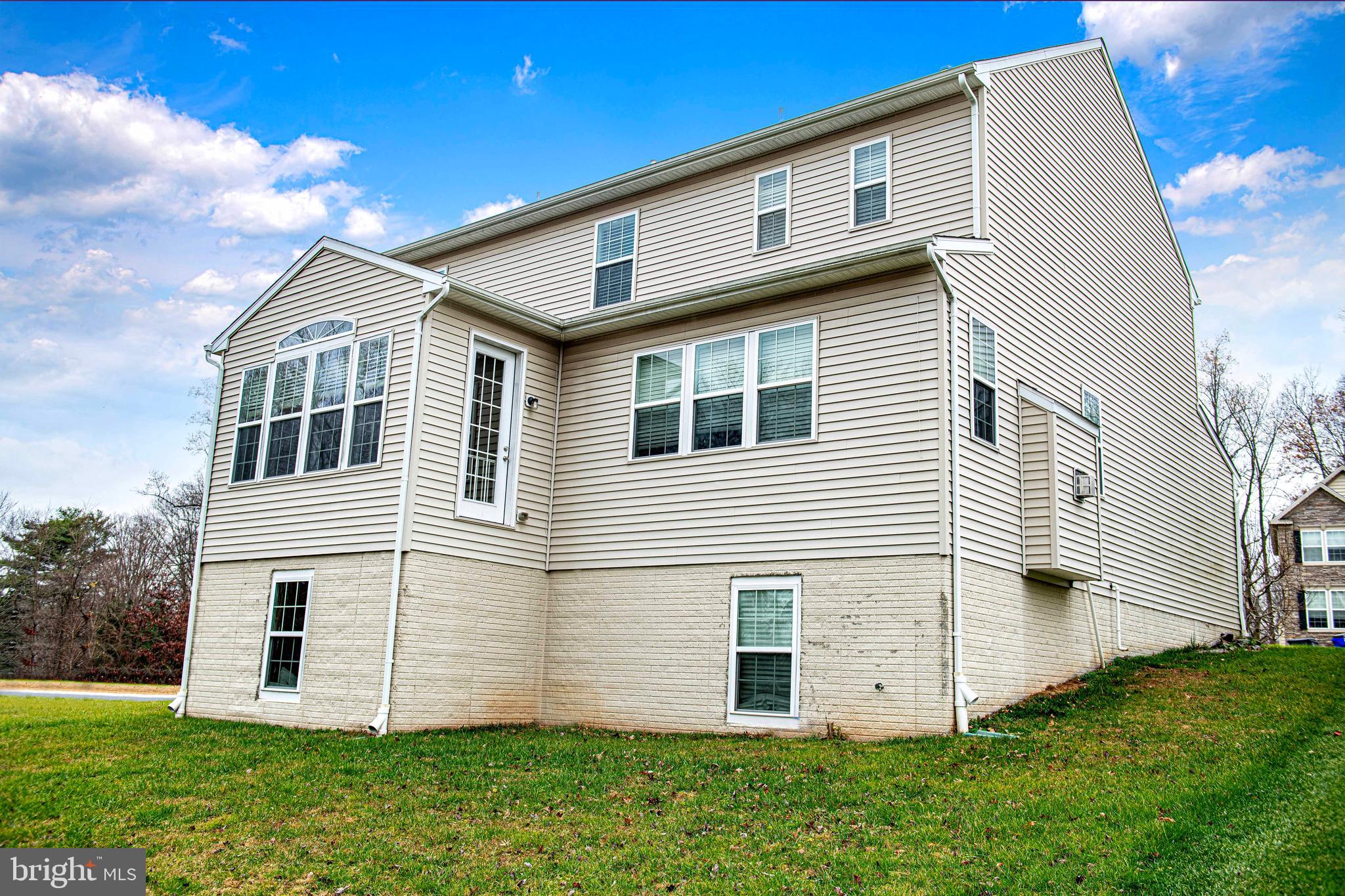 TUCKER WOODS - Residential