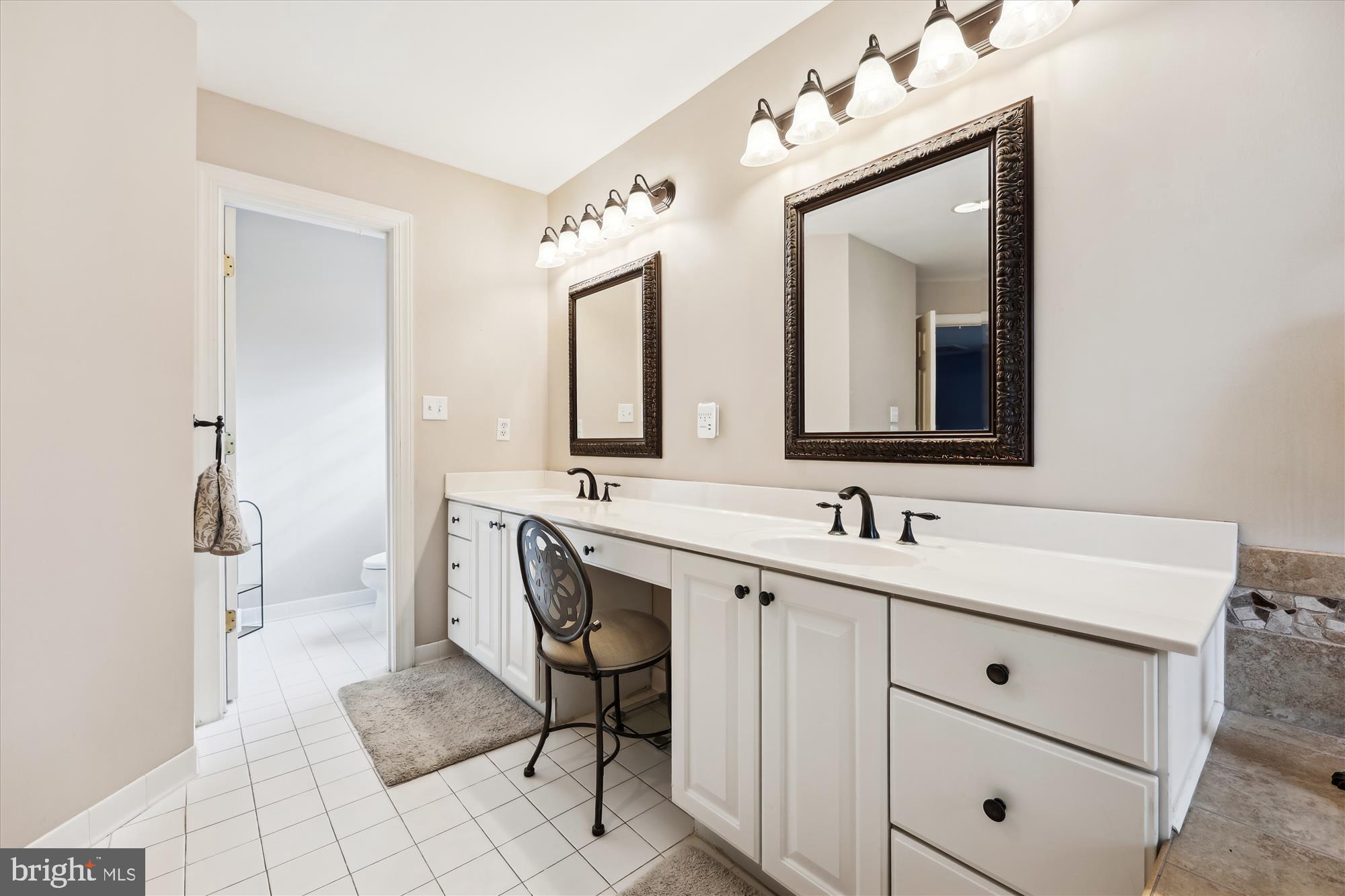 ABRAMS - Residential