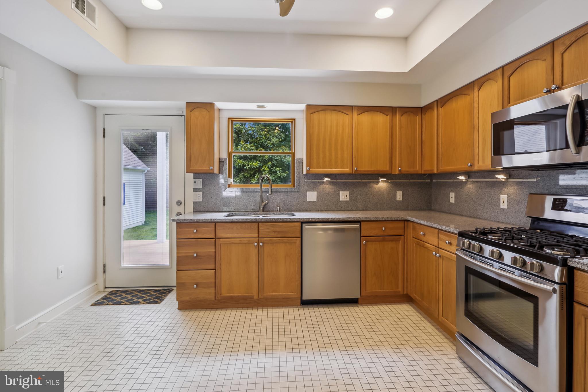 HARRIETT PARK - Residential Lease