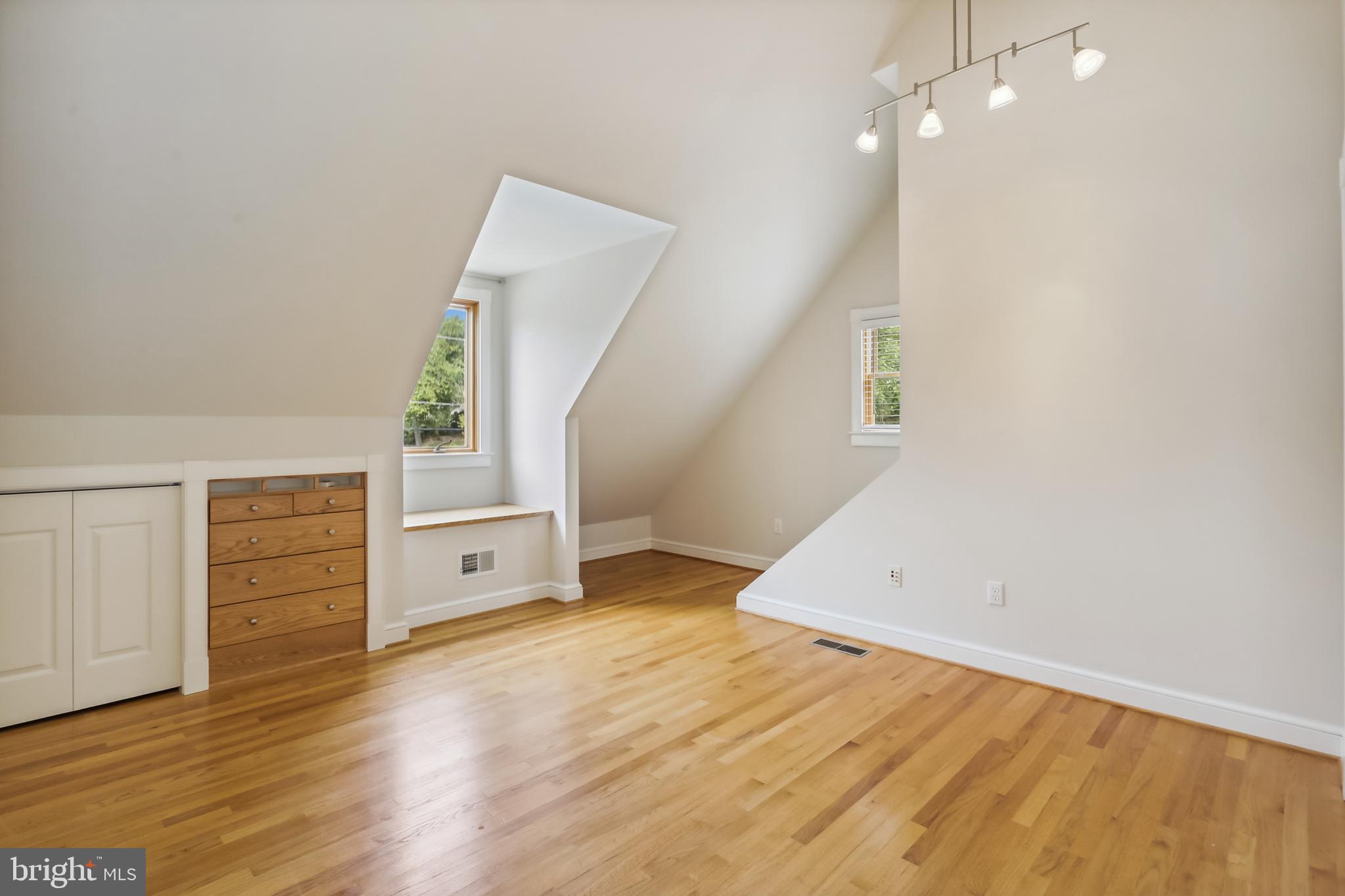 HARRIETT PARK - Residential Lease