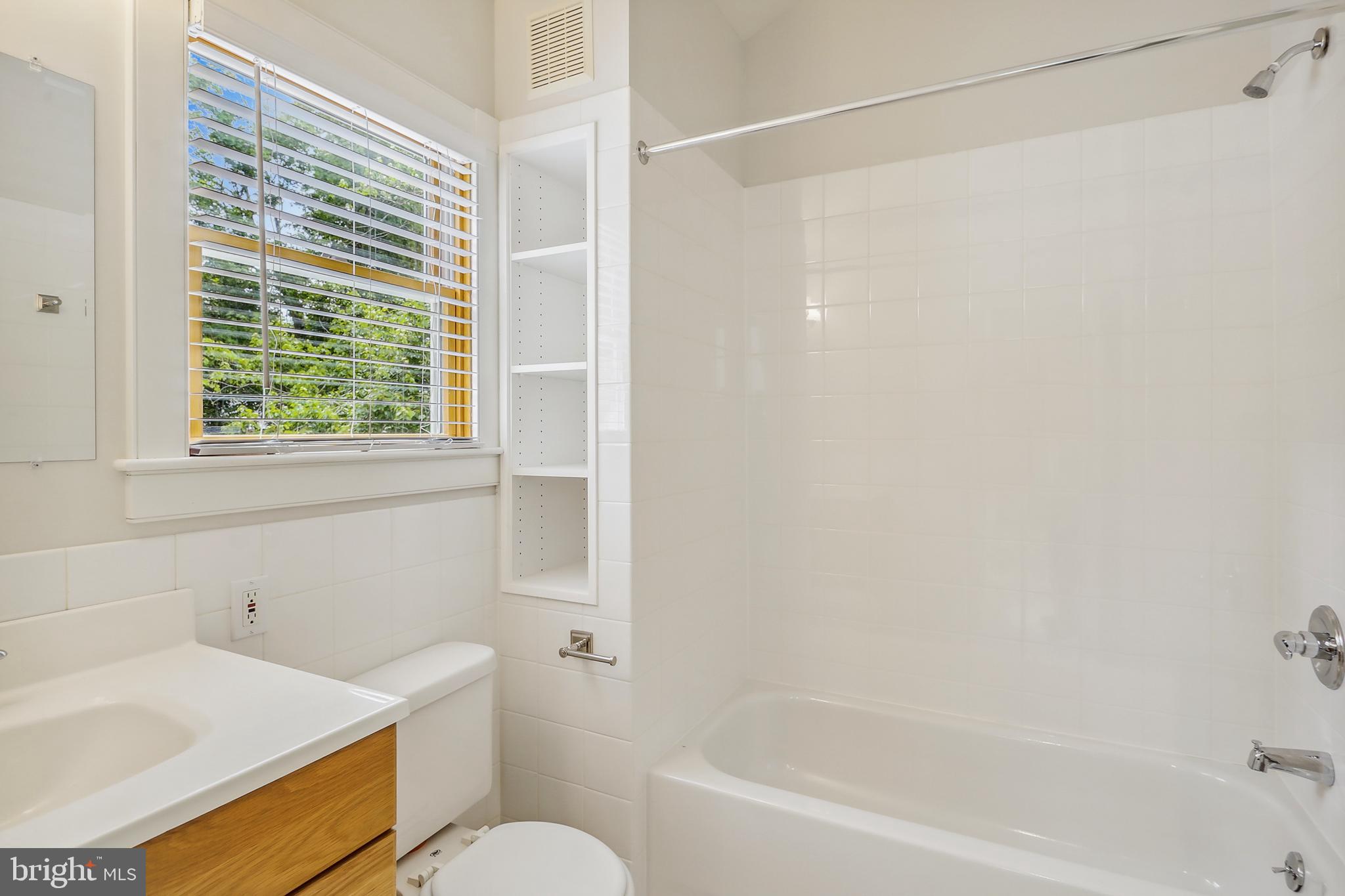 HARRIETT PARK - Residential Lease