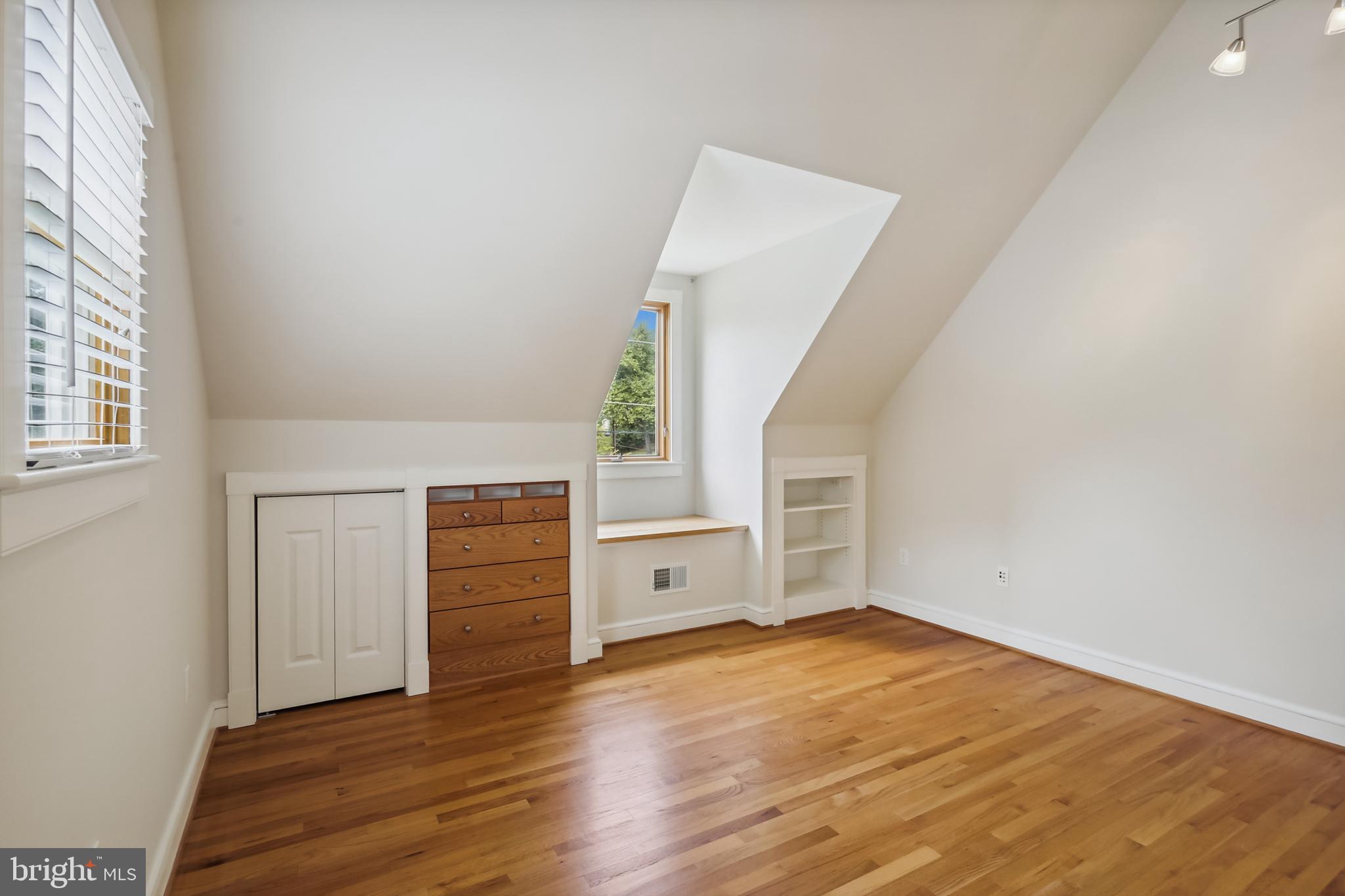 HARRIETT PARK - Residential Lease