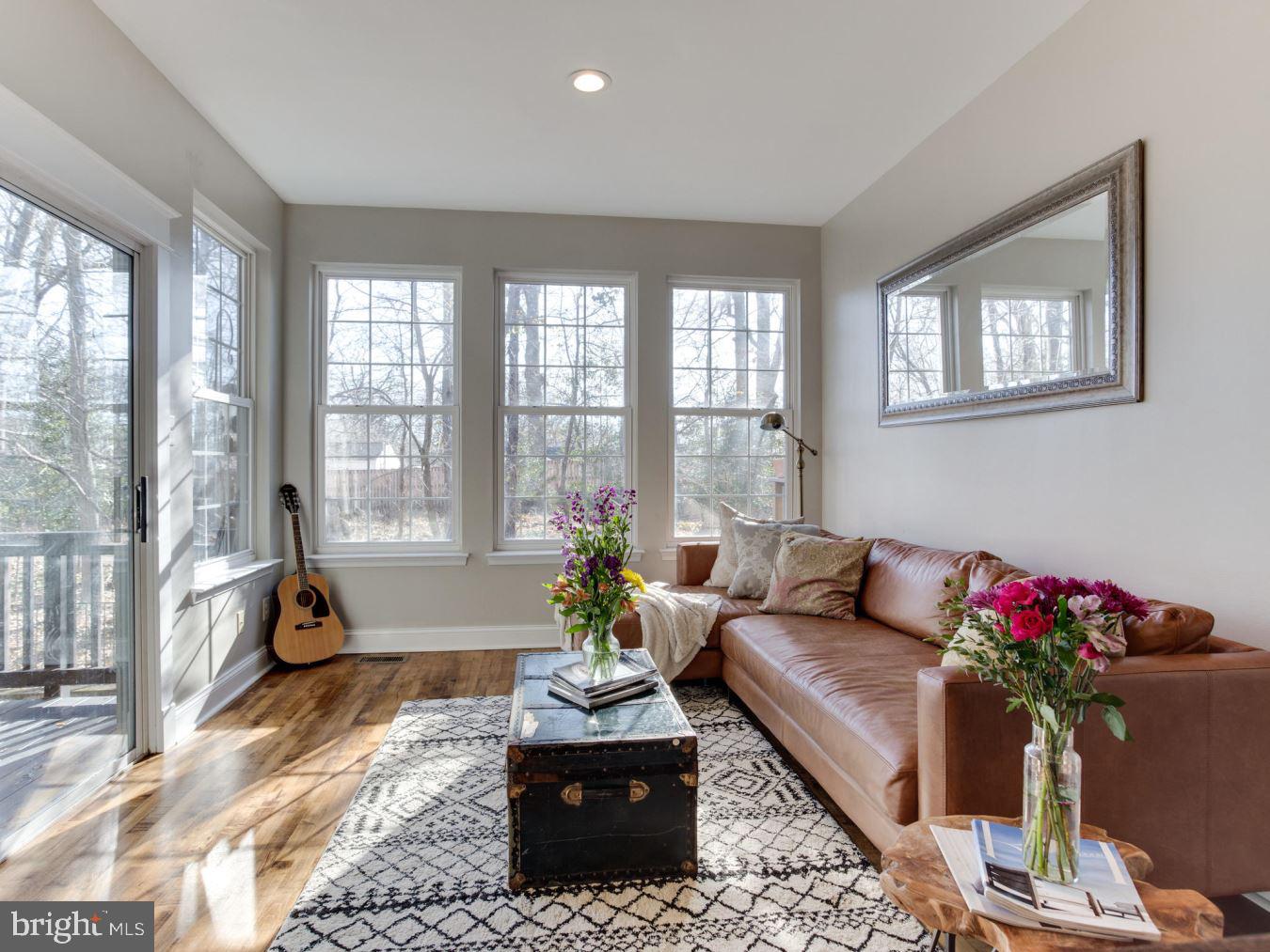 RIVER OAKS - Residential Lease