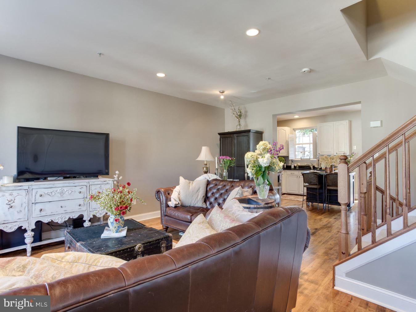 RIVER OAKS - Residential Lease