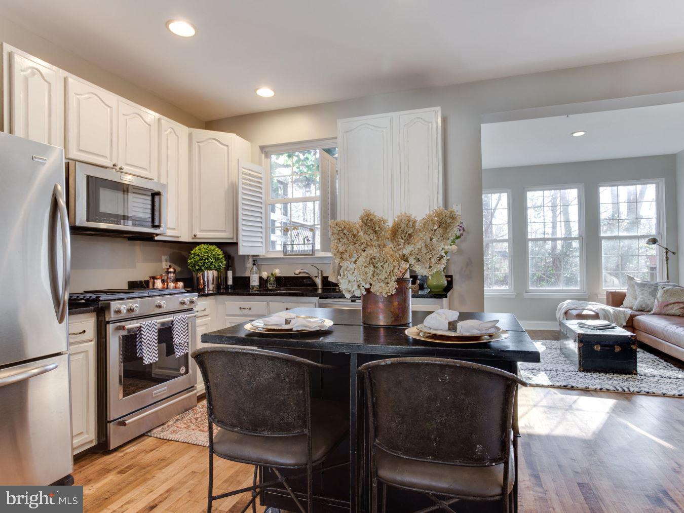 RIVER OAKS - Residential Lease