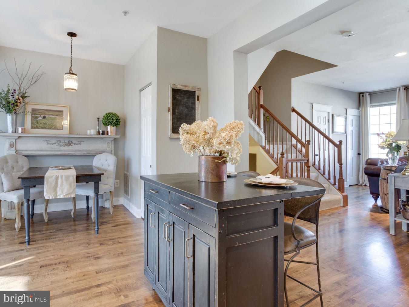 RIVER OAKS - Residential Lease