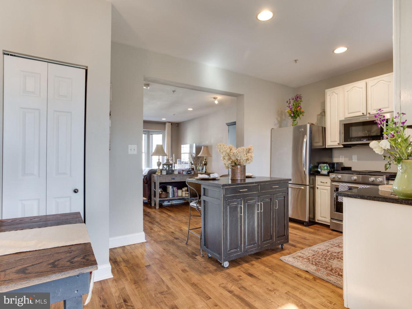 RIVER OAKS - Residential Lease