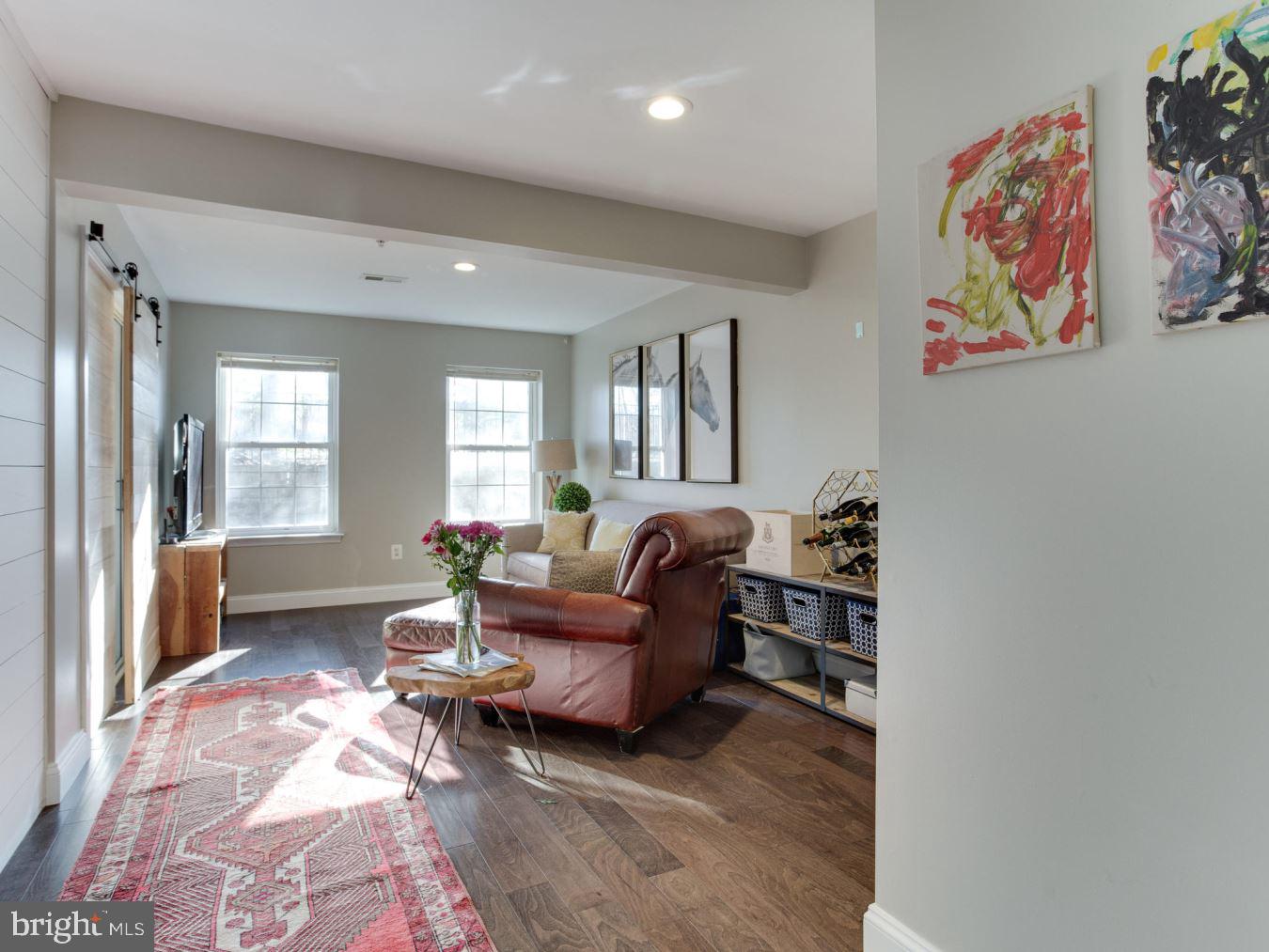 RIVER OAKS - Residential Lease