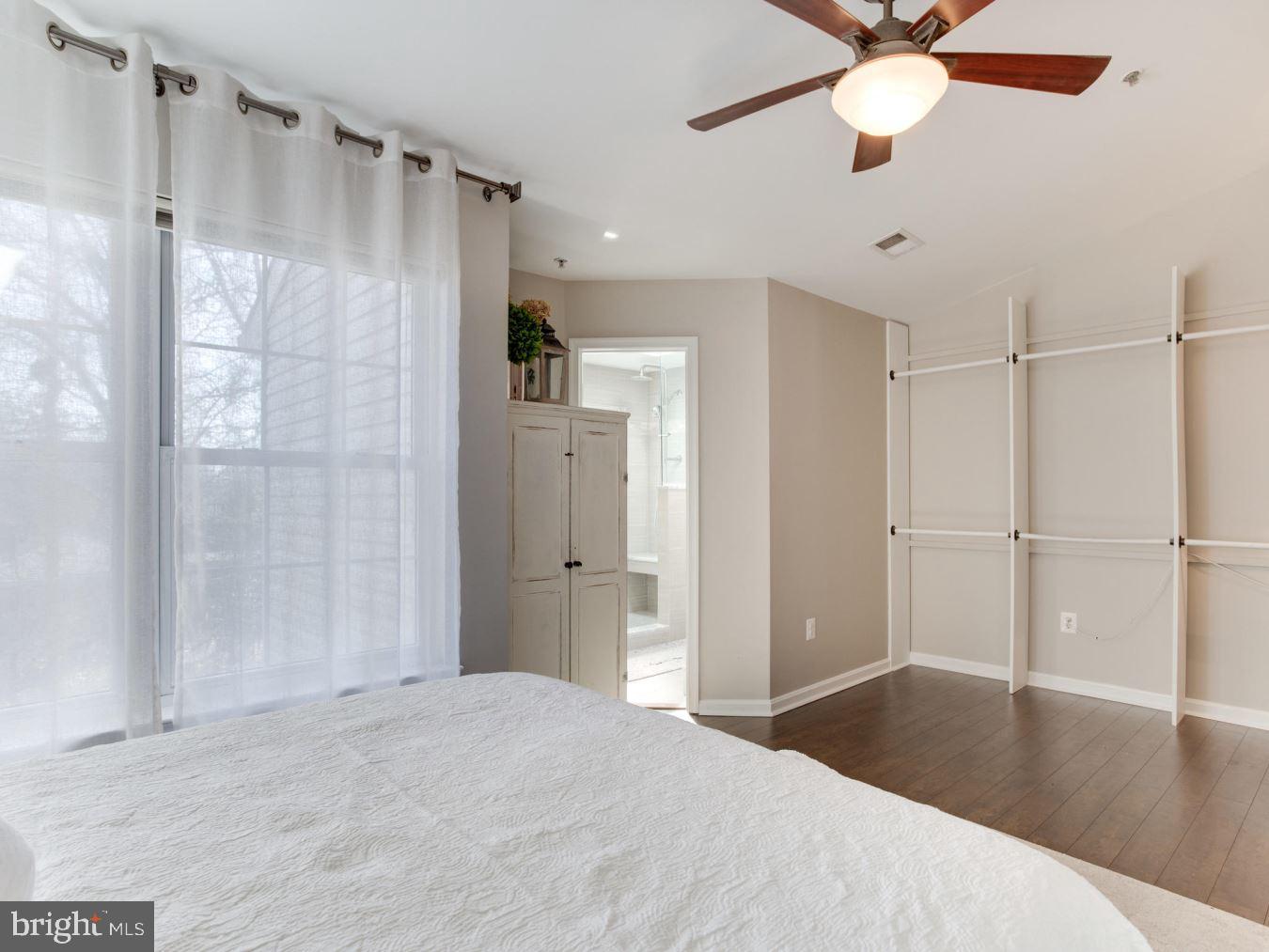 RIVER OAKS - Residential Lease