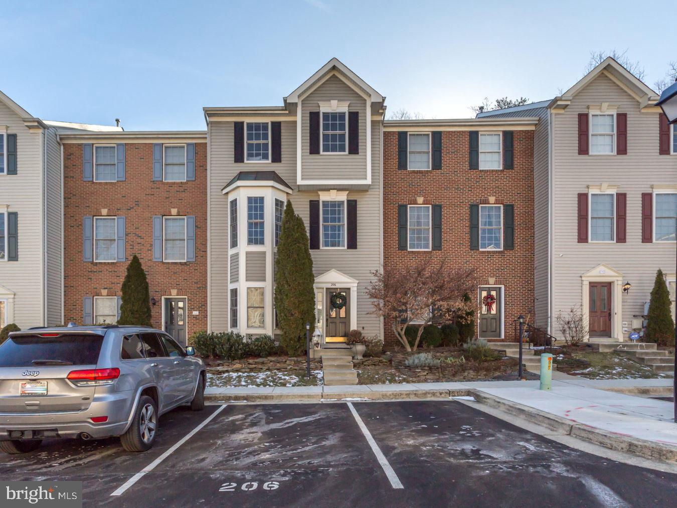 RIVER OAKS - Residential Lease