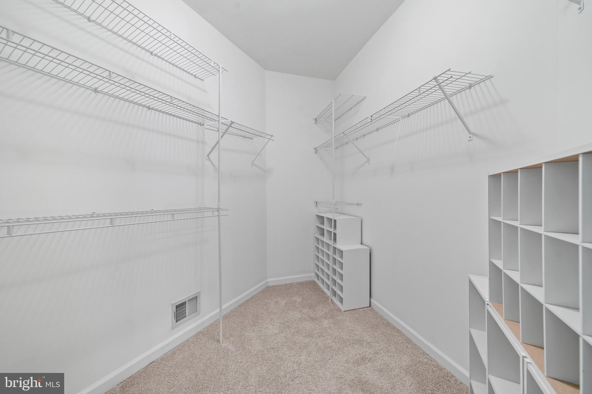 CHESTNUT HILLS - Residential