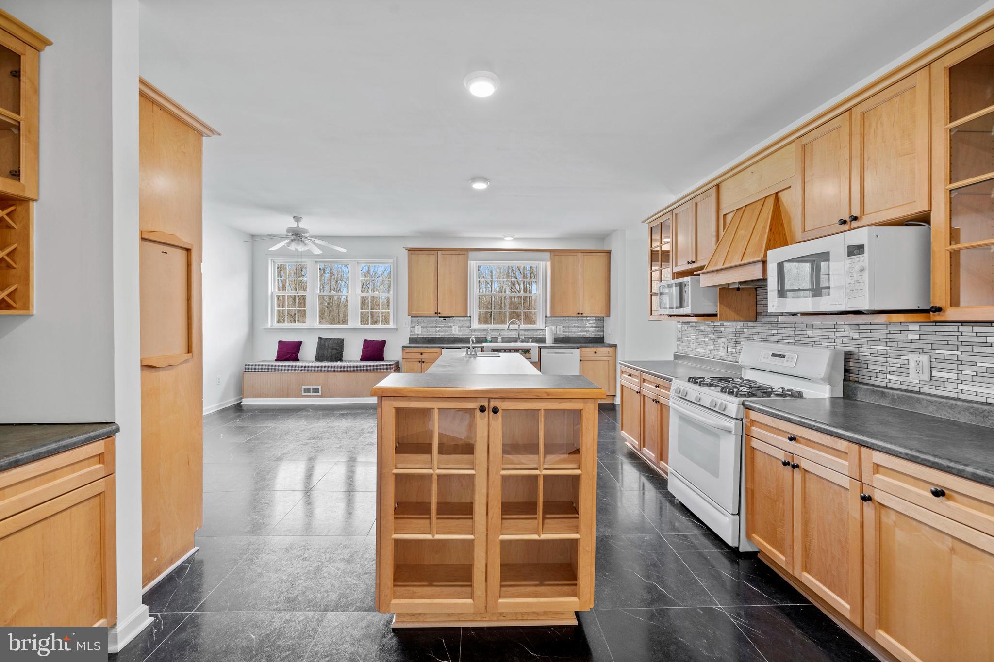 CHESTNUT HILLS - Residential