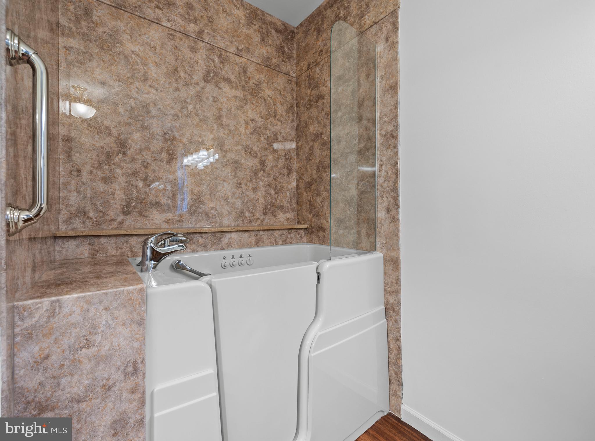 CHESTNUT HILLS - Residential