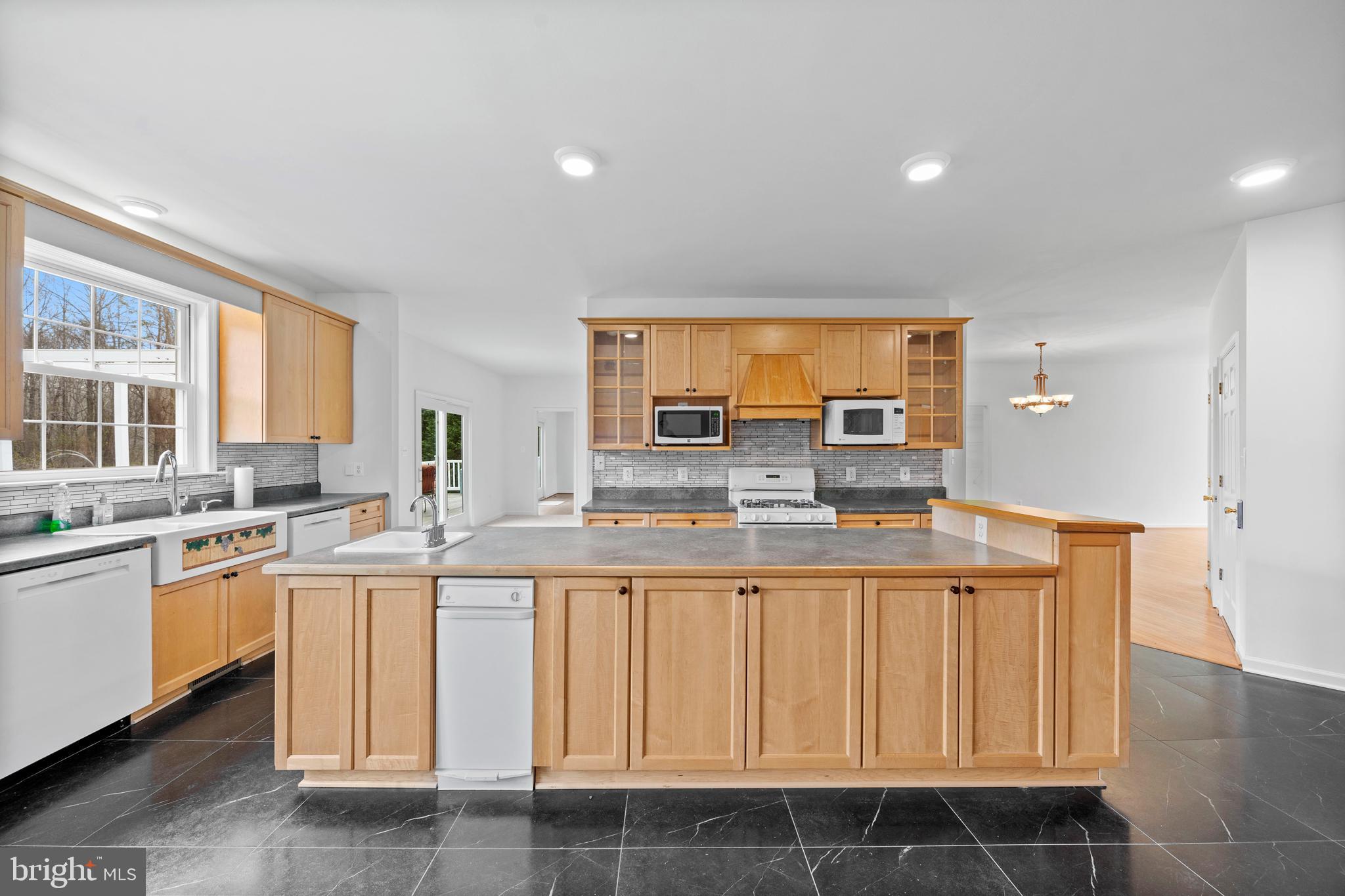 CHESTNUT HILLS - Residential