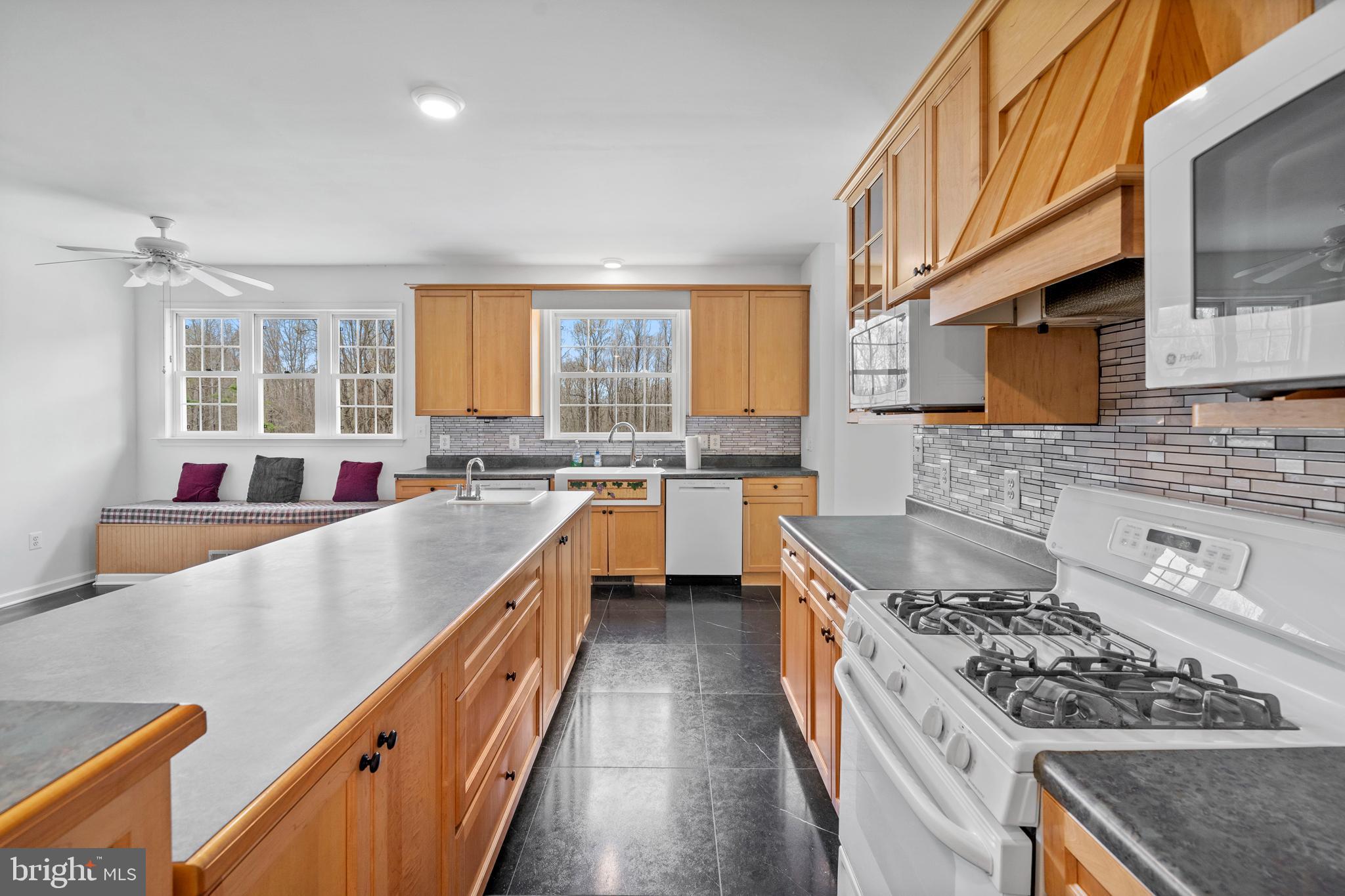 CHESTNUT HILLS - Residential