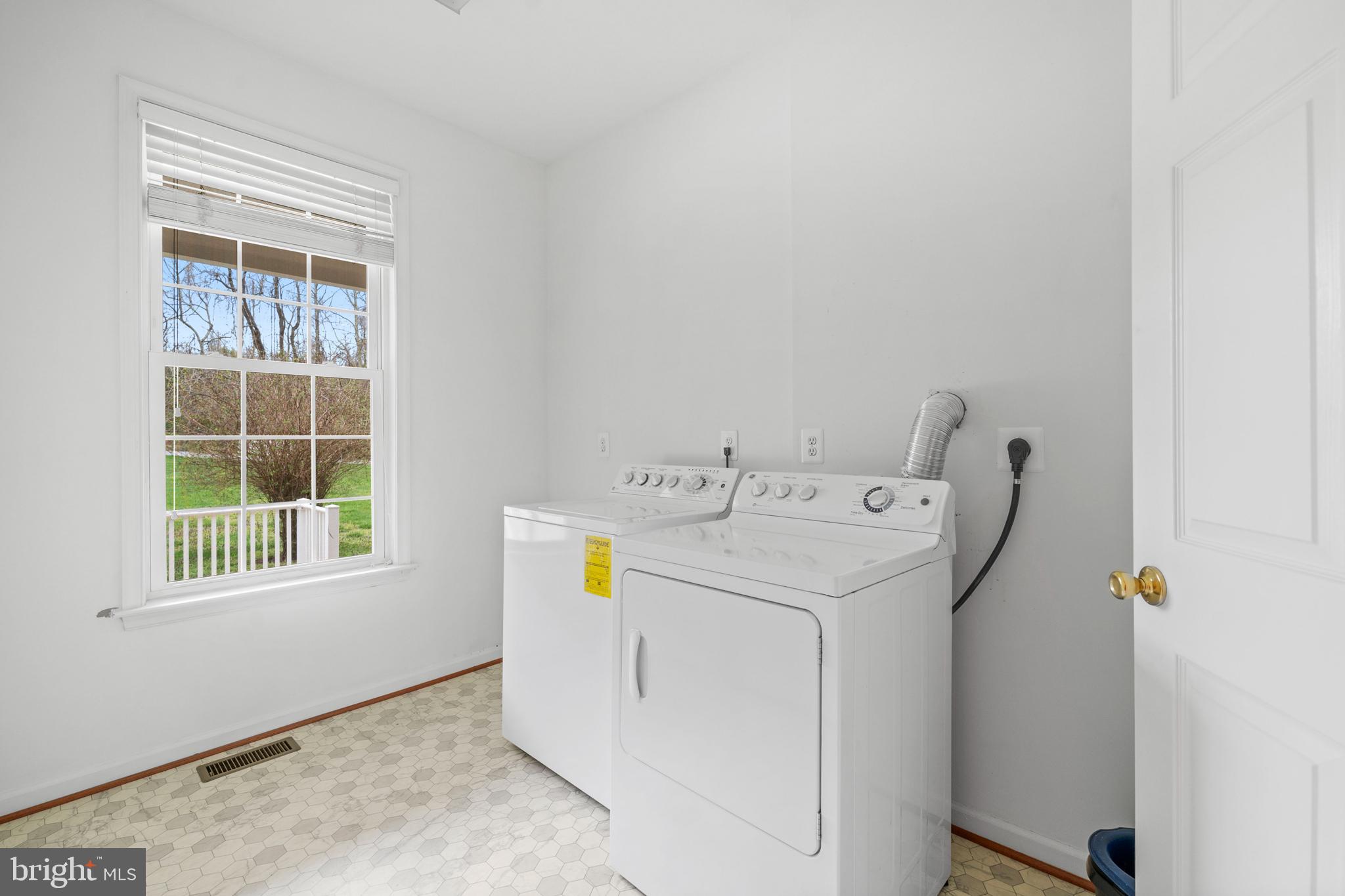 CHESTNUT HILLS - Residential