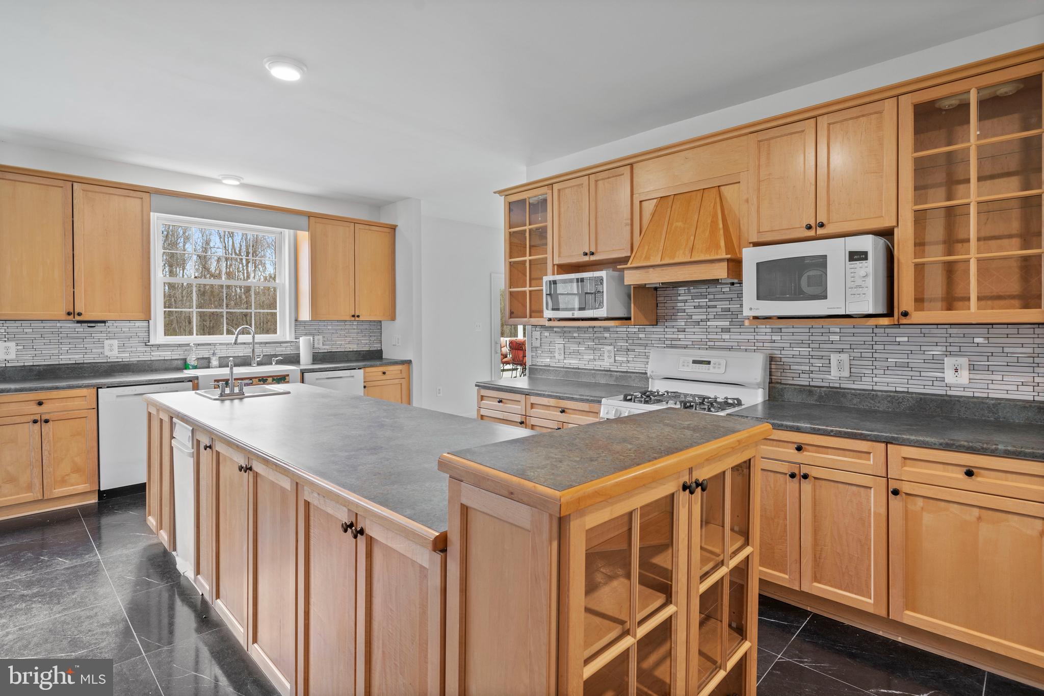 CHESTNUT HILLS - Residential