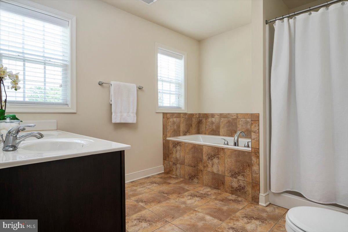 QUARTERFIELD KNOLLS - Residential