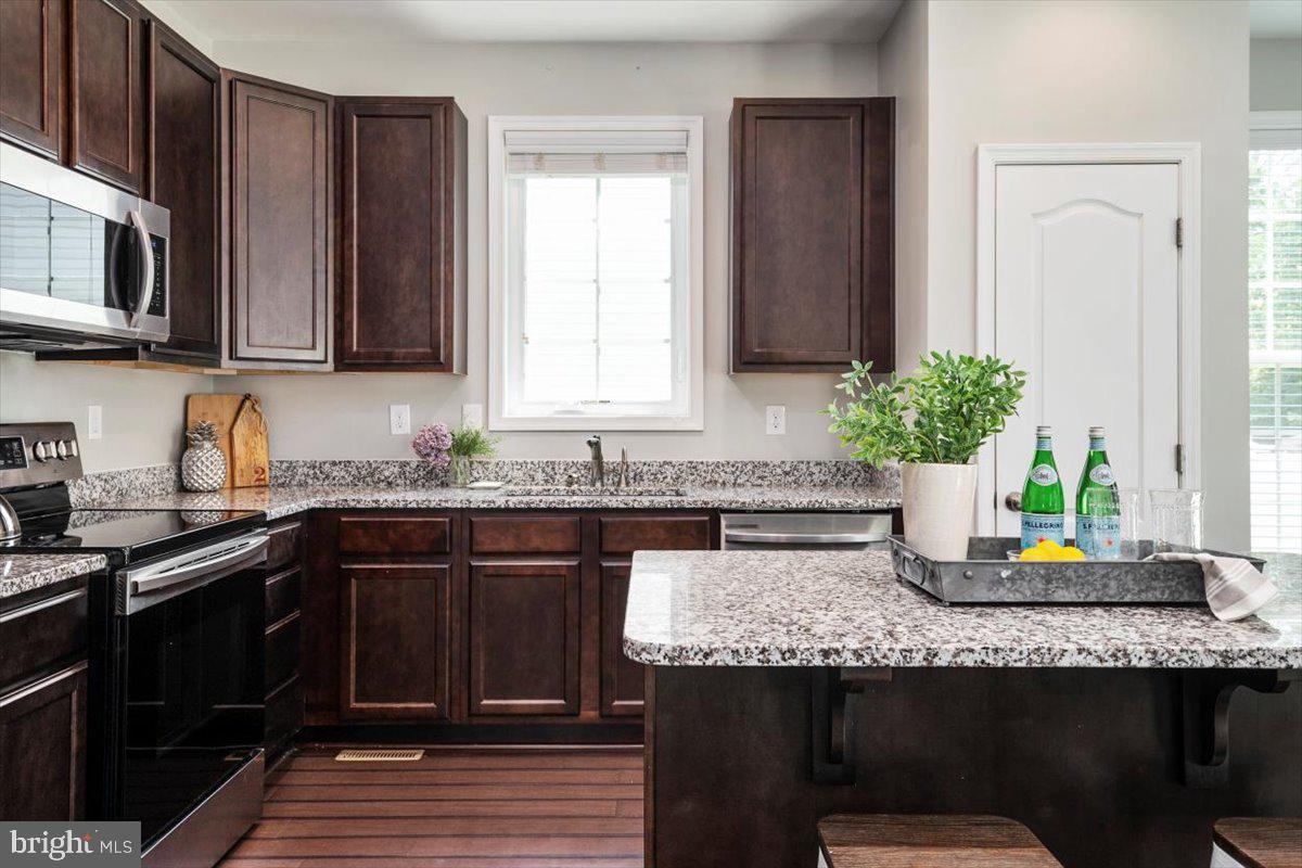 QUARTERFIELD KNOLLS - Residential