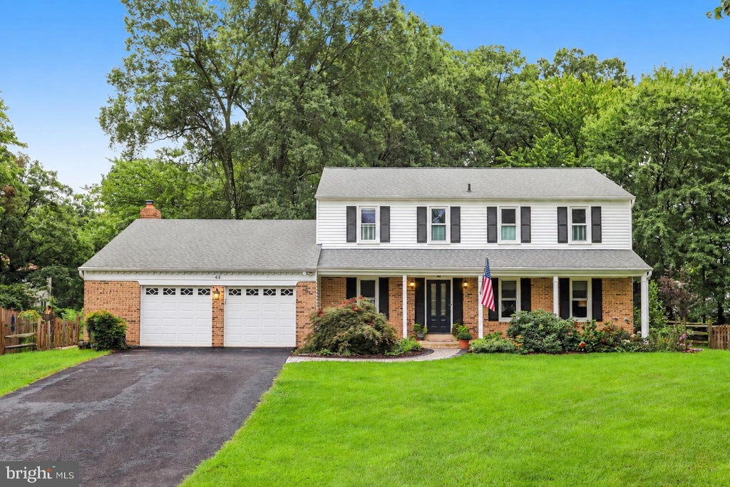 Photo of 44 Acorn Court, STERLING, VA 20164 (MLS # VALO2136358)