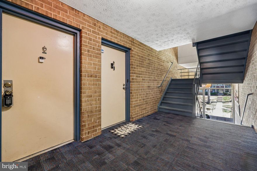 Welcome to this spacious 3-bedroom, 2 full bathroom condominium. The condo fee includes all utilities, offering exceptional value and convenience. The owner’s suite features a walk-in closet, while the additional bedrooms are equally spacious.
The home boasts granite countertops and a galley kitchen with table space, along with a separate dining room and a bright living room that opens to a private balcony—perfect for relaxing or entertaining. Engineered flooring runs throughout the main living areas, including the living room, dining room, kitchen, and hallway.
Nicely maintained and easy to show!