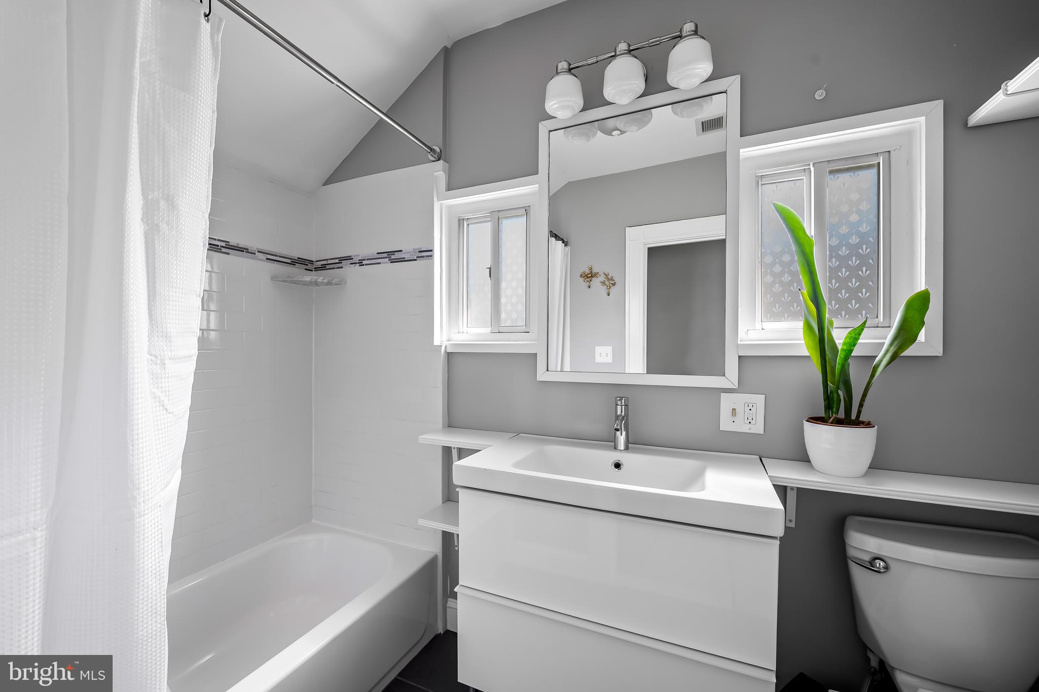 HAMILTON HILLS - Residential